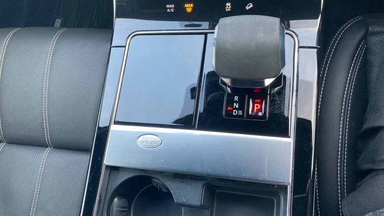 Land Rover Range Rover Velar 2.0 D200 R-Dynamic SE 5dr Auto Diesel Estate